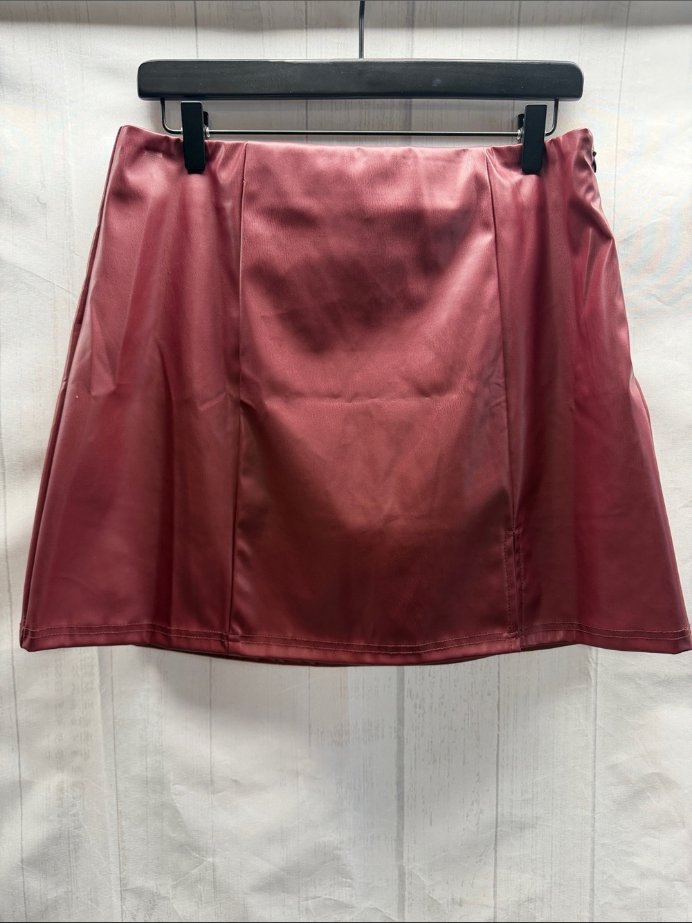Cupshe NWT Burgundy Red Faux Leather Notched Hem Mini Skirt Size Large